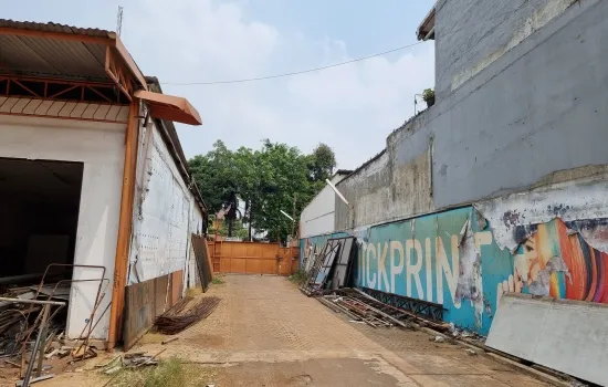 Tanah cocok utk foodcourt   di Srengseng Raya