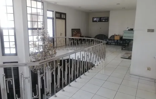 sekarang jd tempat usaha di meruya ilir raya