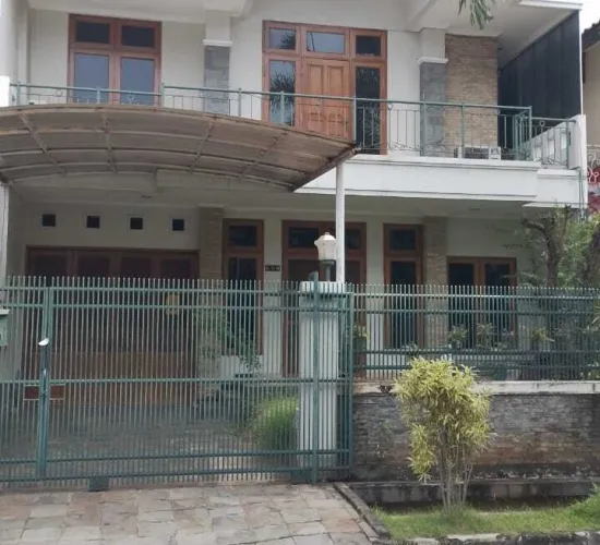 Rumah siap huni di Puri Kencana blok K, luas 180 m², selatan