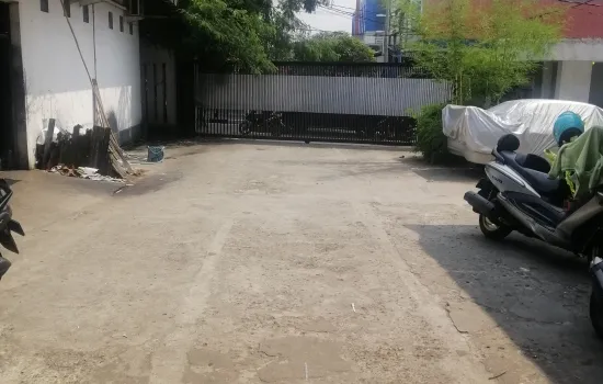 sekarang jd tempat usaha di meruya ilir raya