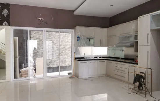 Grisenda Hadap Taman LT.126m2 LB.195m2