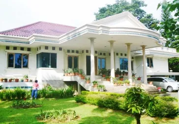 VILLA STRATEGIS n MENARIK