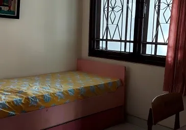 Rumah PIK dg bentuk minimalis