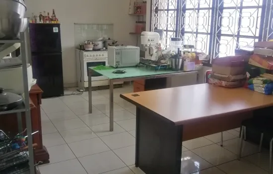 sekarang jd tempat usaha di meruya ilir raya