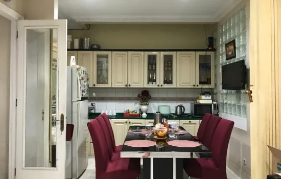 Rumah cantik  Lt 275 -Lb 400  KT 4 +1  KM 3+1 siap huni
