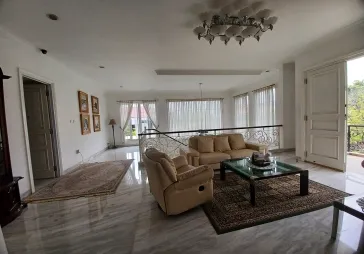 Dijual rumah mewah di Puri Indah