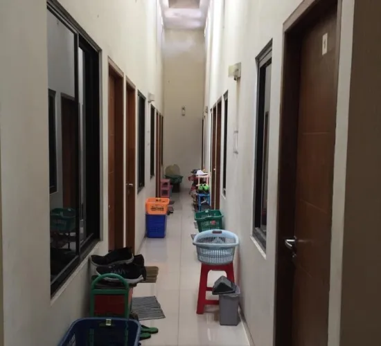 bonus kamar kost jl bendungan jatiluhur benhill jakpus