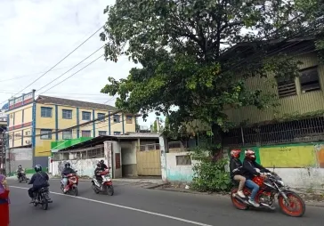 Gudang ex workshop hadap jalan raya di Jl Raden Saleh