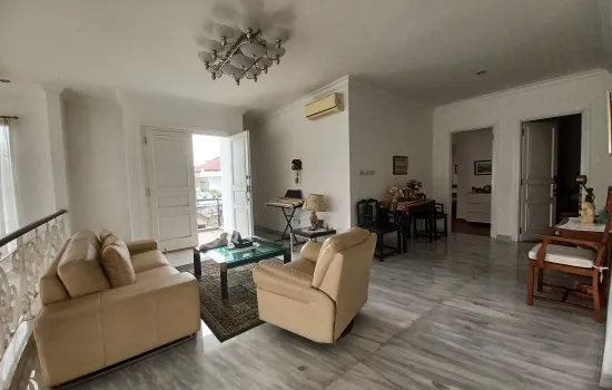 Dijual rumah mewah di Puri Indah