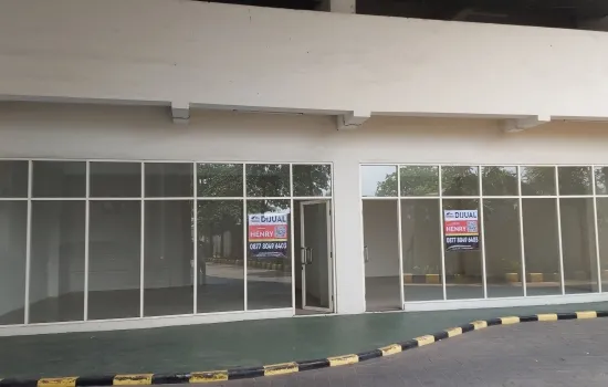 Lokasi sangat strategis cocok utk usaha