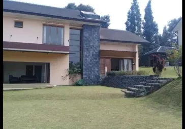 Villa Mega Mendung puncak siap Pakai dengan view terbaik