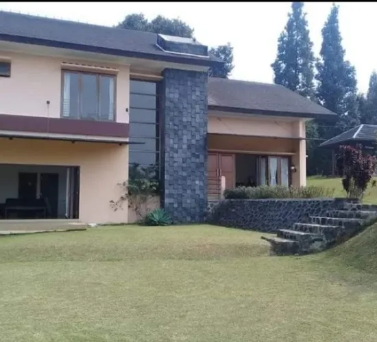 Villa Mega Mendung puncak siap Pakai dengan view terbaik