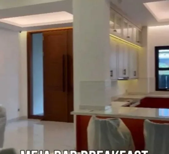Rumah 2.5 lantai 4 kamar tidur