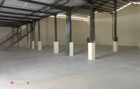 Gudang Baru Parkir Luas  ada Ruang Kantor di Lantai 2