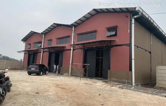 Gudang Baru Parkir Luas  ada Ruang Kantor di Lantai 2