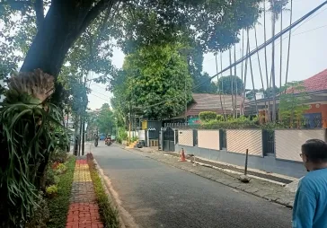 Rumah tua radio dalam kebayoran baru jakarta selatan lt377 m