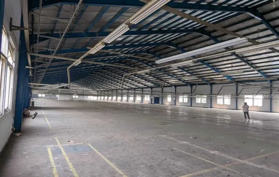 Gudang di Narogong lt.9502m2 , 2 lantai, lokasi strategis