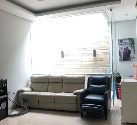 Rumah minimalis bagus siap huni LT 160m. 2 Lt  KT 3 +1 km 3