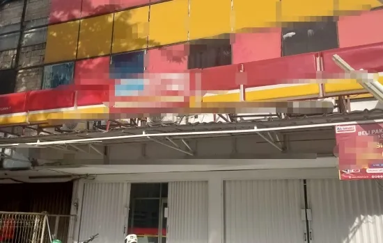 ruko gandeng ex minimarket jl raya kebayoran lama