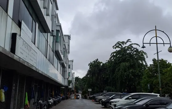 Ruko 3 Lt, Kondisi Rapi, Taman Aries, Jakarta Barat