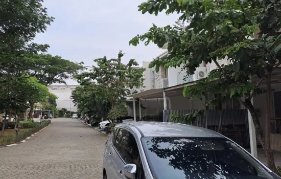 Rumah  Lt 198, 4Kt, 3Km 3 Lantai