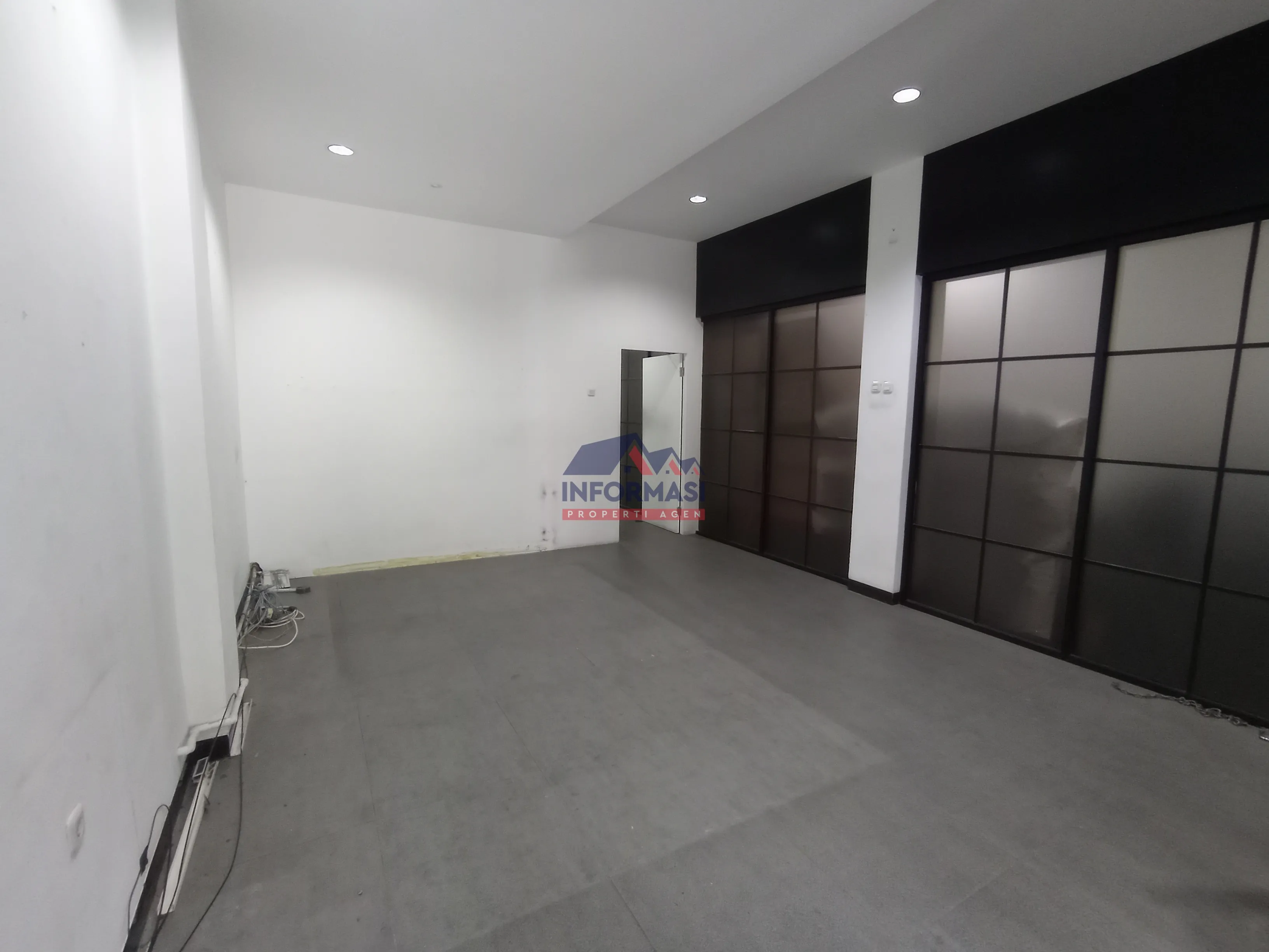 Ruko Gandeng Pasar Baru Samanhudi 198/594 14,5M