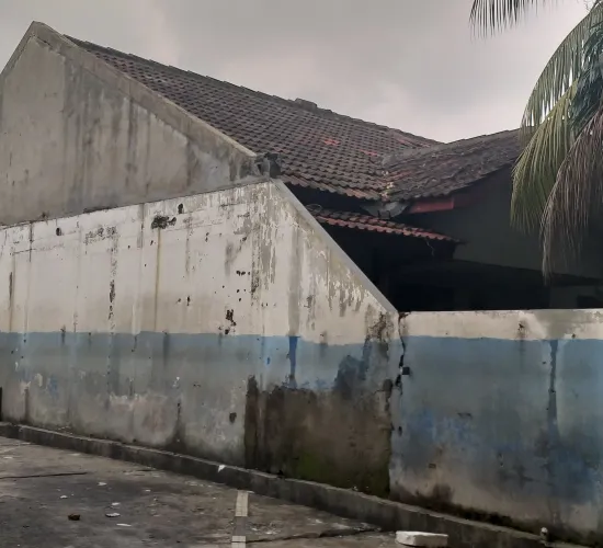 Disewakan Rumah+Kios+lahan kosong  bisa usaha Jakarta Barat