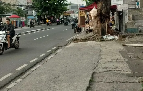 ruko gandeng ex minimarket jl raya kebayoran lama