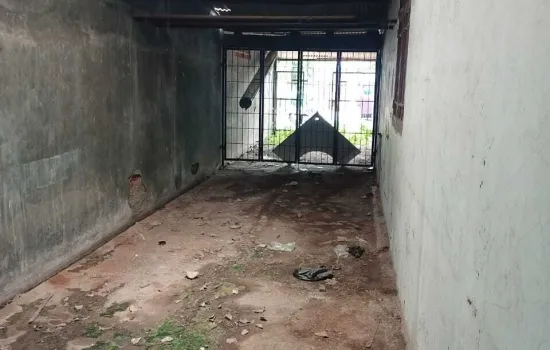Rumah tua hitung tanah jl penyelesaian tomang lt 250m2
