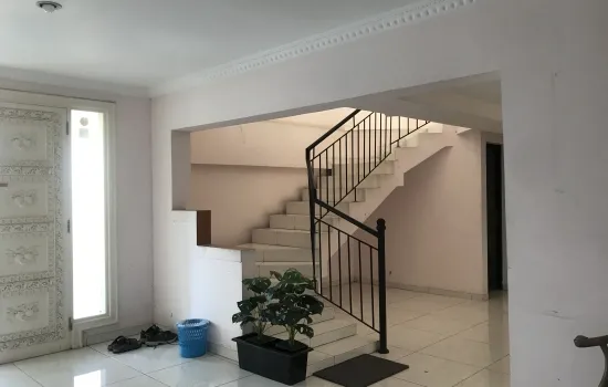 Rumah  3 Lt. KT 4+ 3 Km 3+ 1 lokasi bagus Asri nyaman