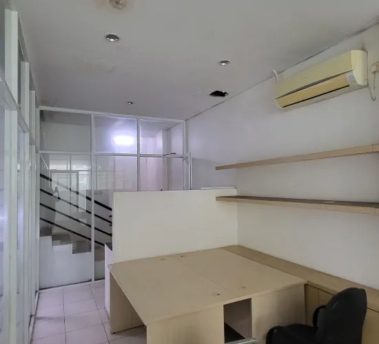 Ruko jalan raya Pos Pengumben cocok utk kantor atau usaha