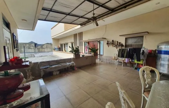 Rumah  2 Lt   plus Gudang    3Kt +3KM   6 Ruang kerja