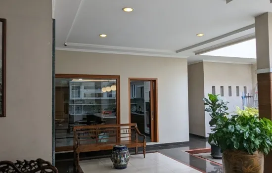 Rumah bagus dan mewah clasic 2 LT  5 +3 KT. 5 + KM