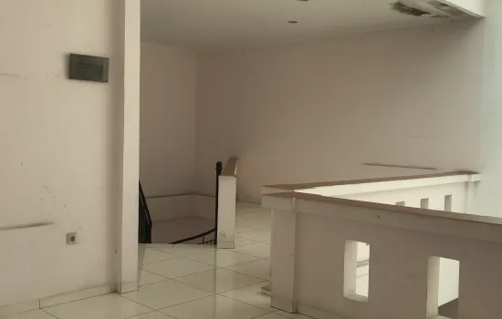 Rumah  3 Lt. KT 4+ 3 Km 3+ 1 lokasi bagus Asri nyaman