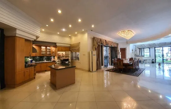 Sewa rumah metro pondok indah area komersial