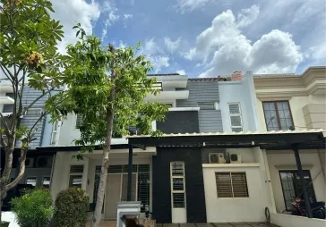 Puri Mansion. baru renovasi . 4 KT.lt 150 m2.