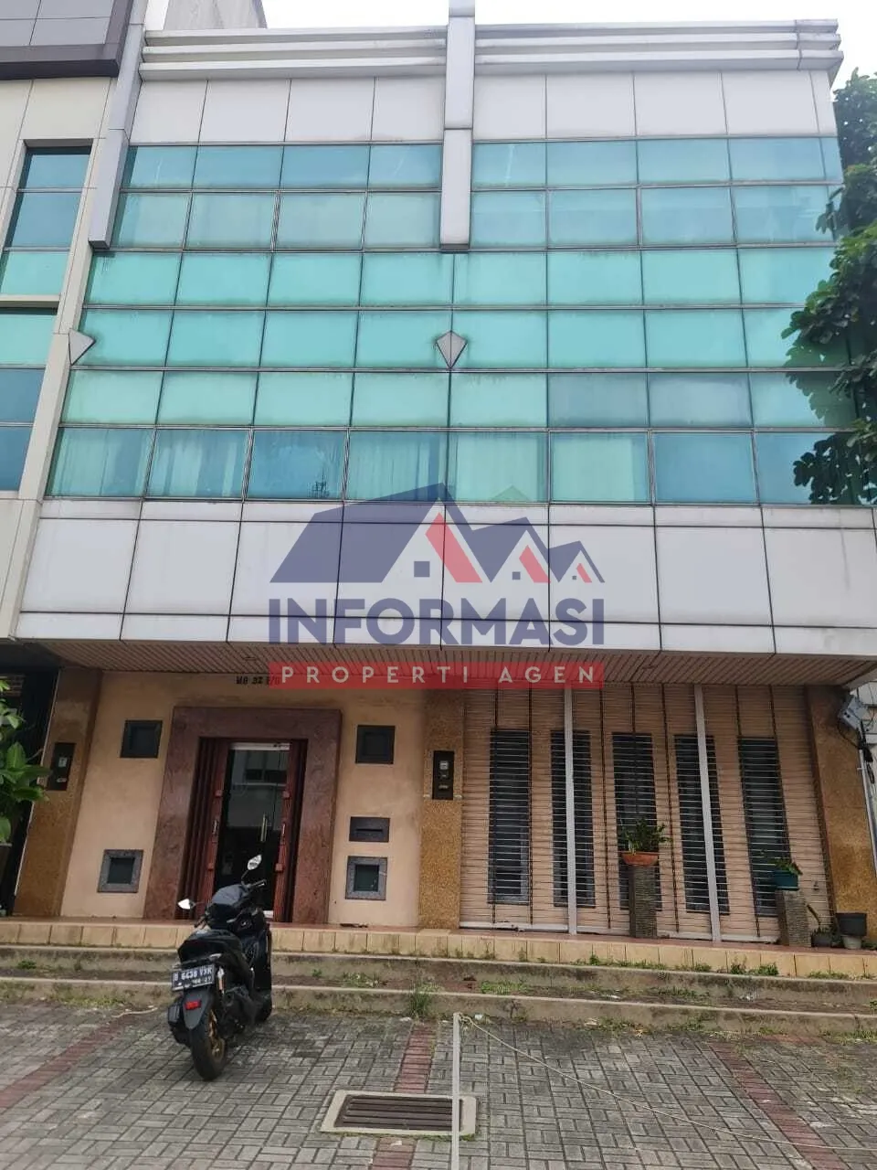 Ruko gandeng Lokasi bagus