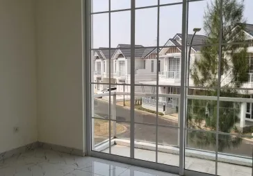 Dijual rumah baru di Lavon Swan City