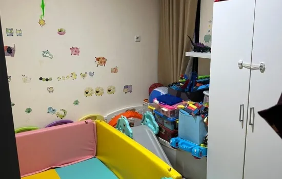 RumaH 2 lantai 3KT+1  3KM +1 siap huni hadap barat