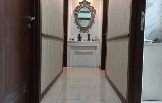 Apt di CBD area Puri Indah ..Luas 112 dgn private lift