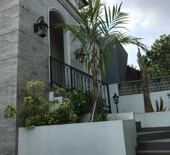 Rumah baru 3 Lt 4 KT +3 KM 5+1 S pool kebayoran baru