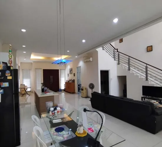 Rumah 2lt semi furnished permt hijau. Bagus skl