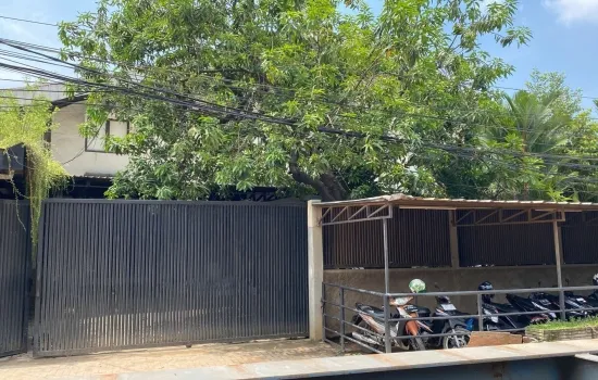 Gedung kantor berikut gudang 2 lantai di Jl Indokarya Sunter
