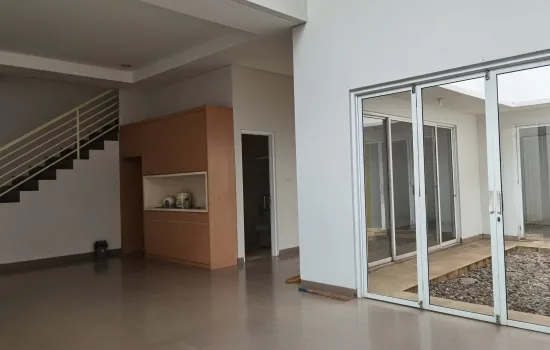 Rumah 2 lt Siap Huni,Rapi, Bersih, ventilasi Bagus