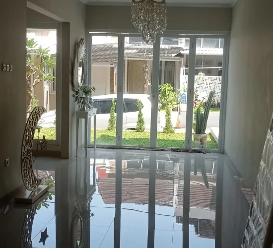 Rumah bagus baru renov siap huni, Depok