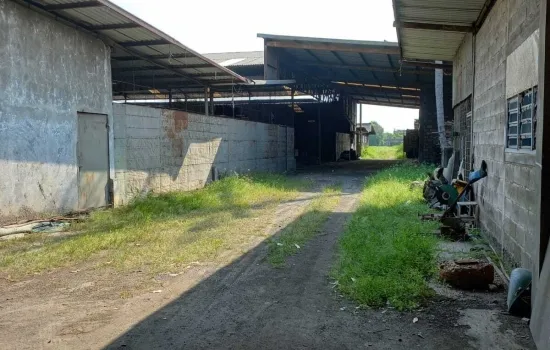 Gudang tua. ex industri mebel. Sepatan Tangerang jual tanah