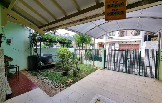 Rumah 1 lantai Puri Indah blok G luas 140 m² hadap selatan