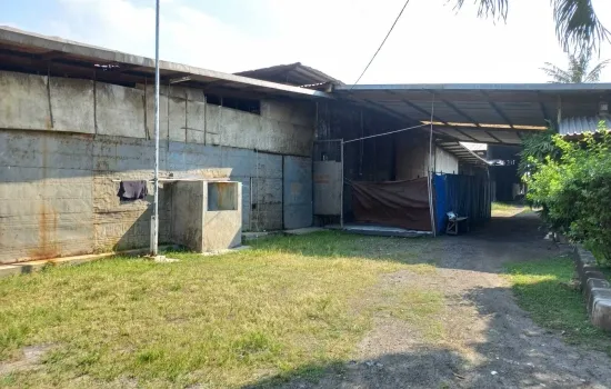 Gudang tua. ex industri mebel. Sepatan Tangerang jual tanah