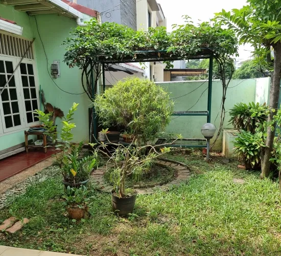 Rumah 1 lantai Puri Indah blok G luas 140 m² hadap selatan