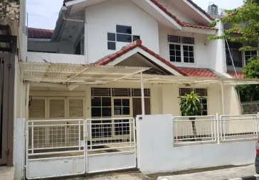 Rumah Lt 200m2. Kt 3 1 .Km 3 1  2 Lt.